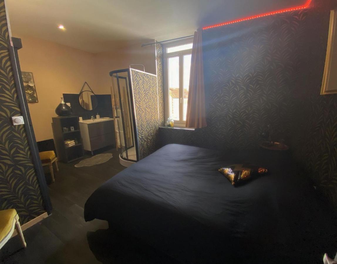 Chambres D'Hote Au Chapeau Claque Cabaret Gueugnon Eksteriør bilde